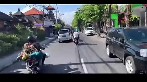 Horny young Indonesian chick gives a foreigner a nice blowjob and gets fucked after