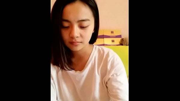 Asian Teen Porn: Young Asian teen showing her smooth body-10954