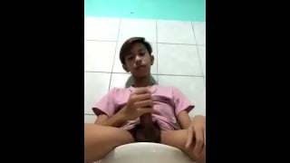 Asian Teen Porn: Indonesian Boy Jerk Off Public Motor-50924