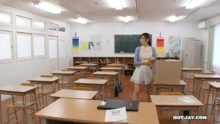 Asian Teen Porn: Japanese Girls attacked nice massage girl at park.avi-53919