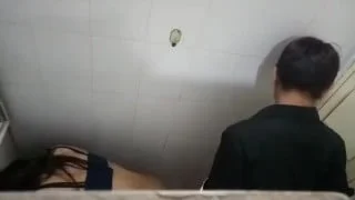 Asian Teen Porn: แอบเอากันในห้องน้ำ คลิปหลุด FACEBOOK-58399