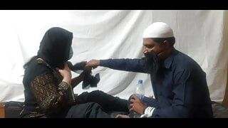 Pakistani Thurki BABA ji Fucked again woman, who came to him for pray – Free Asian porn movies