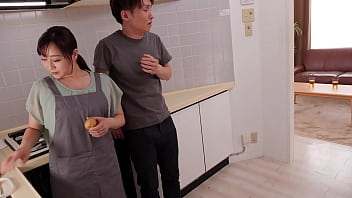 「童貞ってバレたらうちの娘に嫌われちゃうかもよ?」初めて彼女ができたのに…彼女・環奈の母親・優の誘惑に負けてしまう昇。環奈ともしたことのない初キス・初フェラ…筆下ろしセックスで中出しまで! – Free asianteenporn xxx hd porn video