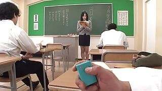 JAPANESE SLUT GETS CLIT RUBBED WITH A DILDO BEFORE A FUCK – Free Asian porn tube